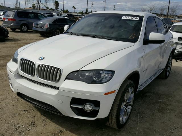 5UXFG8C57BLZ97011 - 2011 BMW X6 XDRIVE5 WHITE photo 2