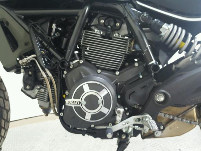 ML015ANM4HT011293 - 2017 DUCATI SCRAMBLER 黑色 照片 11