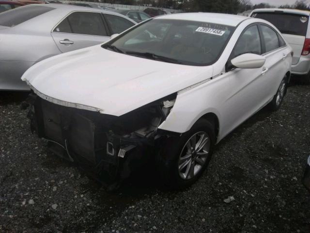 5NPEB4ACXCH474691 - 2012 HYUNDAI SONATA GLS WHITE photo 2