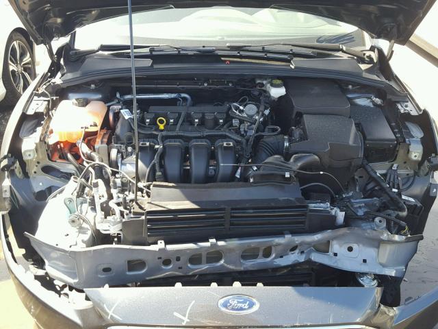 1FADP3M2XHL290418 - 2017 FORD FOCUS SEL GRAY photo 7