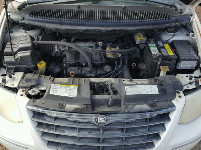 2C4GP64L55R118379 - 2005 CHRYSLER TOWN & COU WHITE photo 7