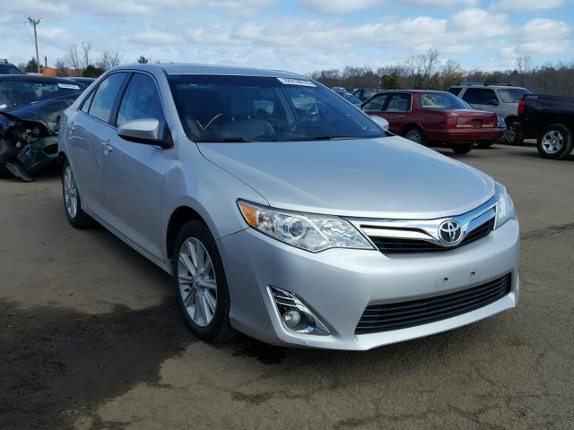 4T1BK1FK2EU545792 - 2014 TOYOTA CAMRY SE SILVER photo 1