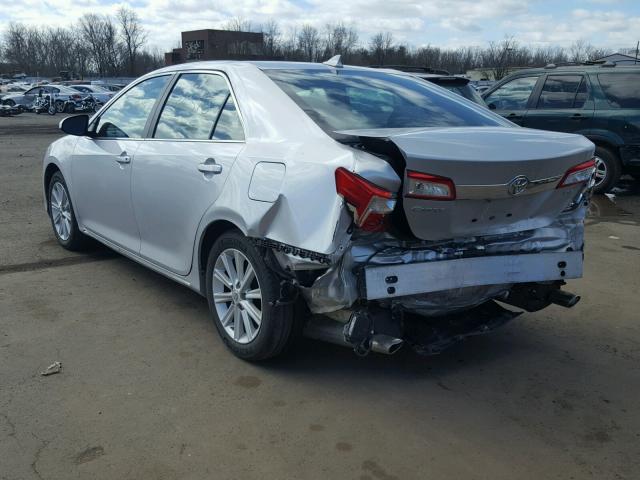 4T1BK1FK2EU545792 - 2014 TOYOTA CAMRY SE SILVER photo 3