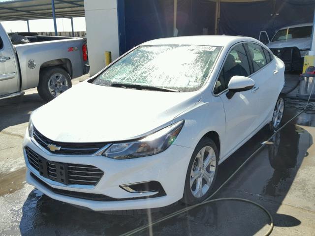 1G1BF5SM0H7104116 - 2017 CHEVROLET CRUZE PREM WHITE photo 2