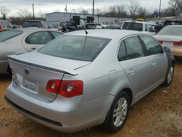 3VWEF71K77M075862 - 2007 VOLKSWAGEN JETTA WOLF SILVER photo 4