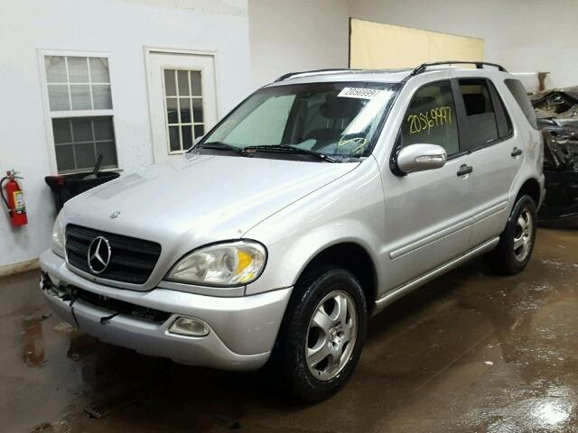 4JGAB54E92A352262 - 2002 MERCEDES-BENZ ML 320 SILVER photo 1