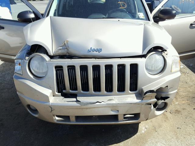 1J4FT47B29D134461 - 2009 JEEP COMPASS SP GOLD photo 7