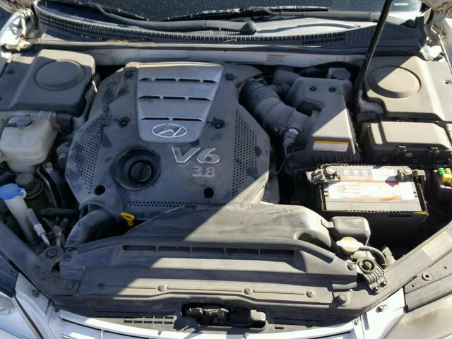 KMHFC46F16A090195 - 2006 HYUNDAI AZERA SE WHITE photo 7