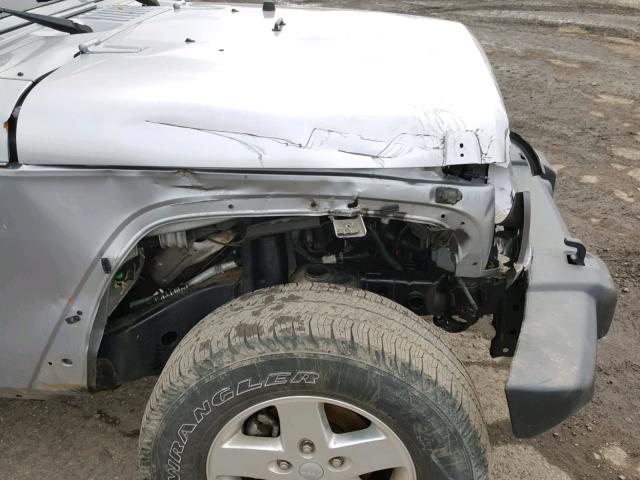 1C4AJWAG6DL669958 - 2013 JEEP WRANGLER S SILVER photo 9