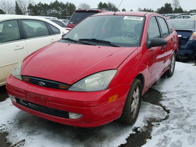 1FAFP38Z24W155586 - 2004 FORD FOCUS ZTS RED photo 2