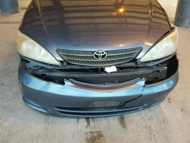 4T1BE32K44U873738 - 2004 TOYOTA CAMRY LE BLUE photo 9