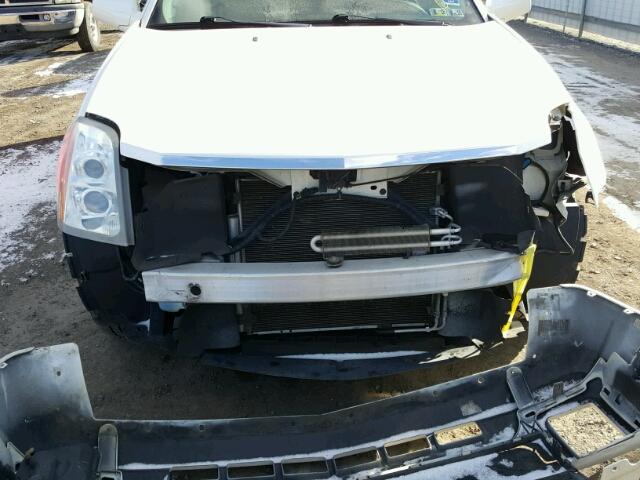 1GYEE637240186692 - 2004 CADILLAC SRX WHITE photo 9