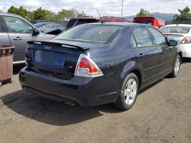 3FAHP07Z18R174681 - 2008 FORD FUSION SE BLUE photo 4