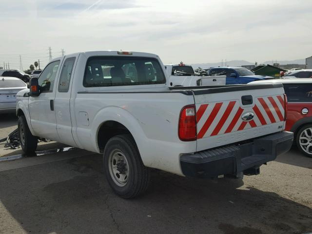 1FT7X2A67BEC36949 - 2011 FORD F250 SUPER WHITE photo 3