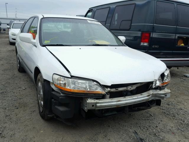 3HGCG6653YG706614 - 2000 HONDA ACCORD LX WHITE photo 1