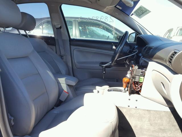 WVWRH63B82P287646 - 2002 VOLKSWAGEN PASSAT GLX 灰色 照片 5