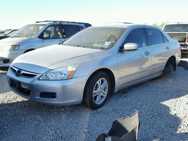 1HGCM56327A065762 - 2007 HONDA ACCORD SE SILVER photo 2