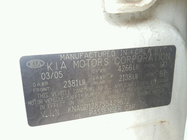 KNAGD128755429672 - 2005 KIA OPTIMA LX WHITE photo 10