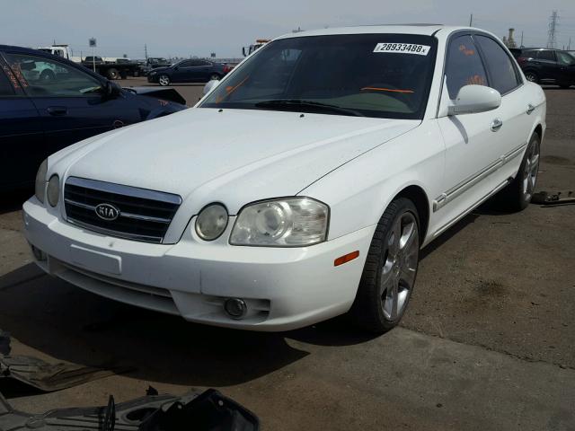 KNAGD128755429672 - 2005 KIA OPTIMA LX WHITE photo 2