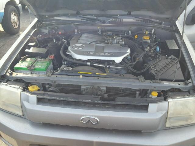 JNRDR09X71W204543 - 2001 INFINITI QX4 SILVER photo 7