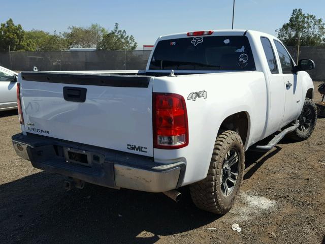 1GTR2TEA2BZ329866 - 2011 GMC SIERRA K15 WHITE photo 4