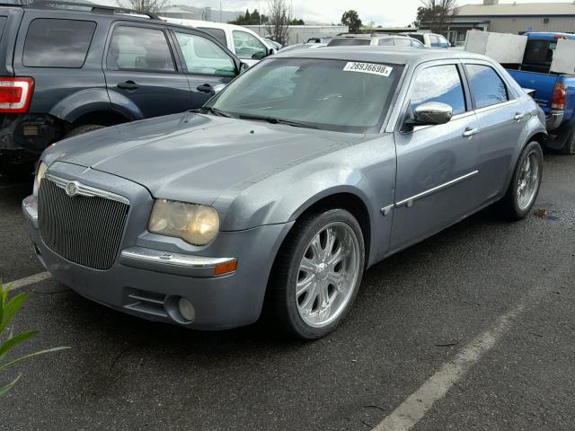 2C3LA63HX6H243693 - 2006 CHRYSLER 300C GRAY photo 2