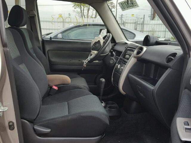 JTLKT324864101603 - 2006 TOYOTA SCION XB ვერცხლისფერი ფოტო 5