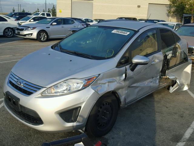 3FADP4BJ3DM172624 - 2013 FORD FIESTA SE SILVER photo 2