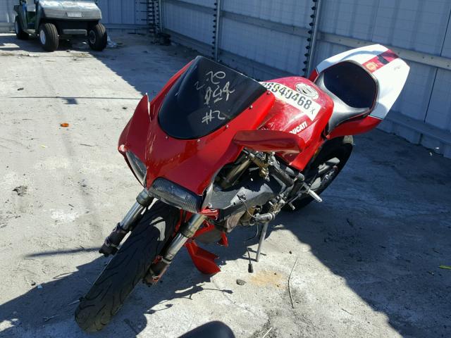 ZDM1SB3R8YB012471 - 2000 DUCATI 748 RED photo 2