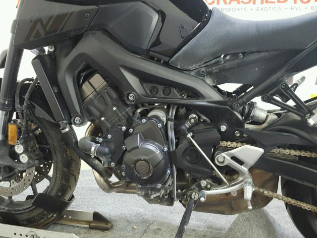 JYARN33E0GA010125 - 2016 YAMAHA FZ09 BLACK photo 12