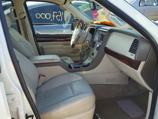 5LMEU68H14ZJ28037 - 2004 LINCOLN AVIATOR 白色 照片 5