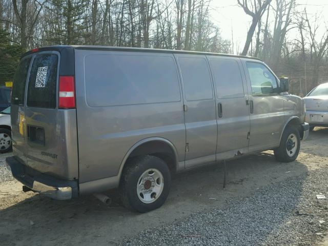 1GCGG25V861132775 - 2006 CHEVROLET EXPRESS G2 GRAY photo 4