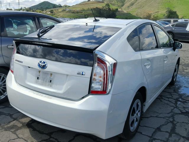 JTDKN3DU8F0483500 - 2015 TOYOTA PRIUS WHITE photo 4