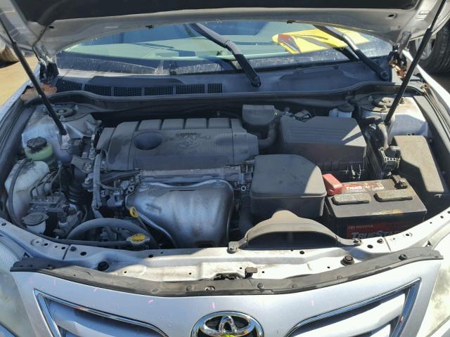 4T1BF3EK0BU681612 - 2011 TOYOTA CAMRY BASE SILVER photo 7