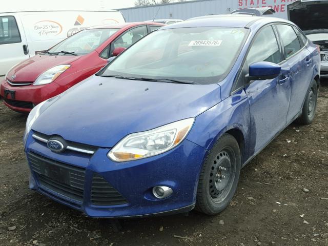 1FAHP3F28CL250782 - 2012 FORD FOCUS SE BLUE photo 2