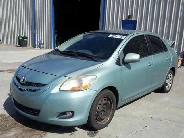 JTDBT923X84033121 - 2008 TOYOTA YARIS GREEN photo 2