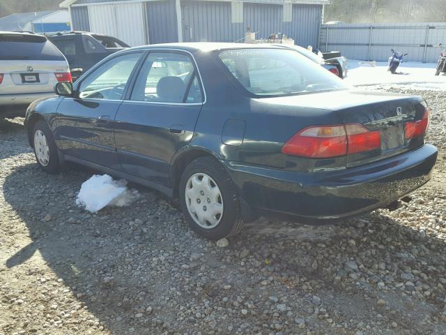 1HGCG6657YA018839 - 2000 HONDA ACCORD LX GREEN photo 3