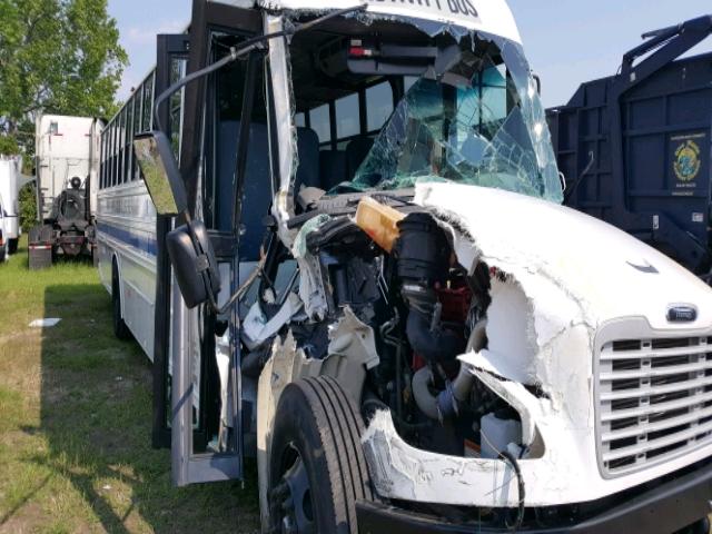 4UZABRDT4GCGR4707 - 2016 FREIGHTLINER CHASSIS B2 WHITE photo 9