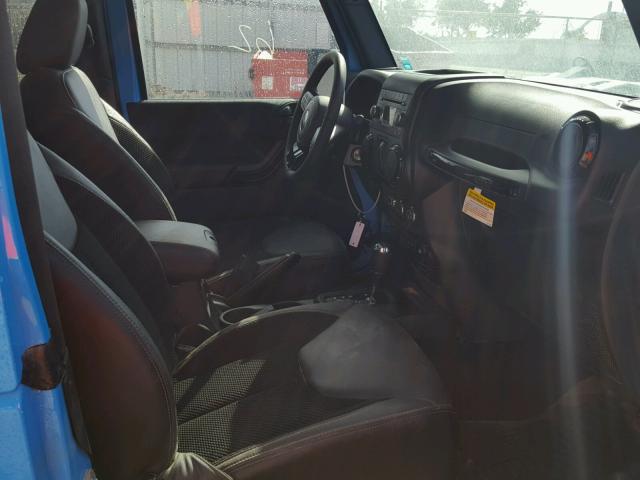 1C4AJWBG0HL629704 - 2017 JEEP WRANGLER S BLUE photo 5