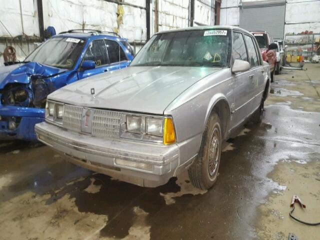 1G3CW6938F1319113 - 1985 OLDSMOBILE 98 REGENCY GRAY photo 2