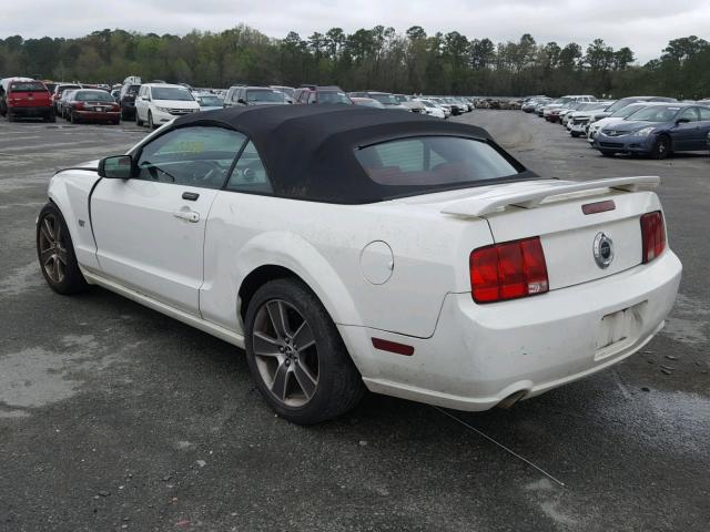 1ZVHT85H385147299 - 2008 FORD MUSTANG GT WHITE photo 3