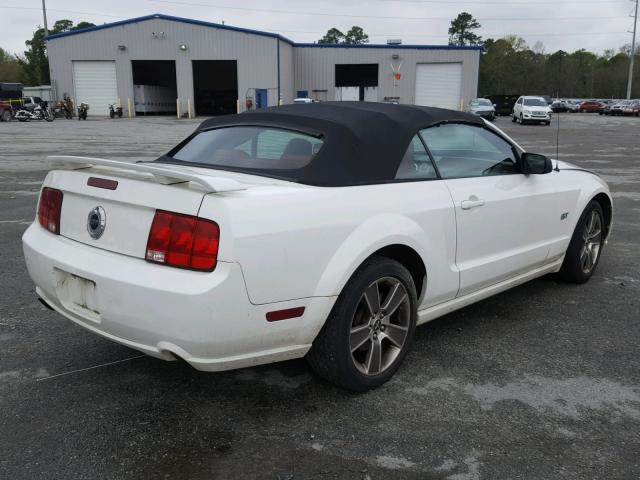1ZVHT85H385147299 - 2008 FORD MUSTANG GT WHITE photo 4