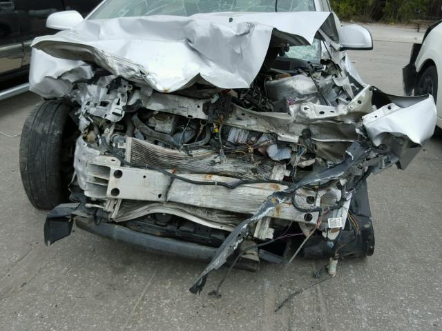 1G1ZC5EB8AF140441 - 2010 CHEVROLET MALIBU 1LT SILVER photo 9