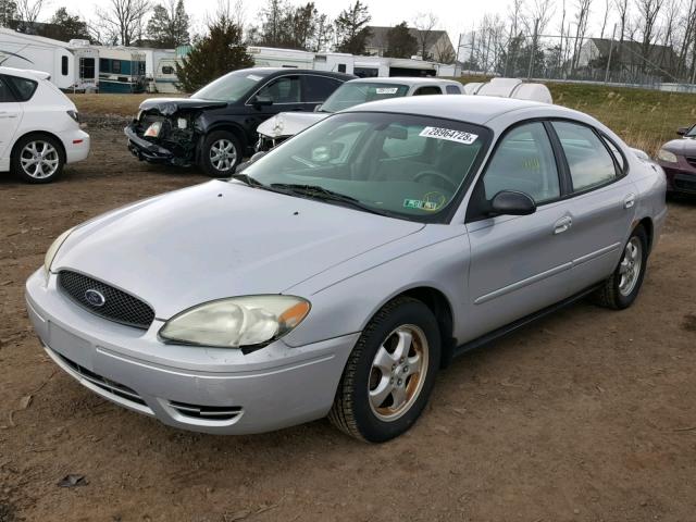 1FAFP53U74A151294 - 2004 FORD TAURUS SE SILVER photo 2