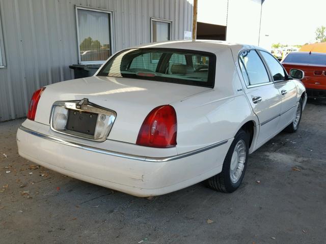 1LNHM81W0YY933298 - 2000 LINCOLN TOWN CAR E WHITE photo 4