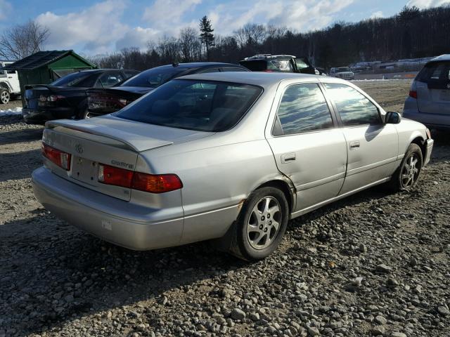 4T1BF28K3YU109917 - 2000 TOYOTA CAMRY LE SILVER photo 4