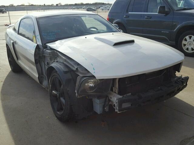 1ZVHT82H485171373 - 2008 FORD MUSTANG GT WHITE photo 1