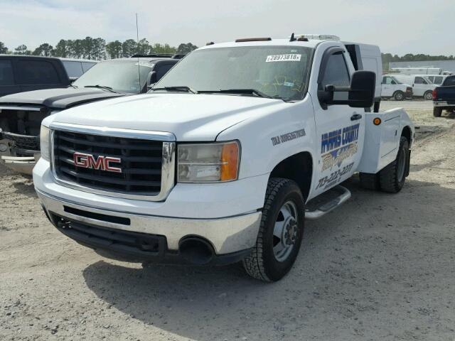 1GDJK34K28E218205 - 2008 GMC SIERRA K35 WHITE photo 2