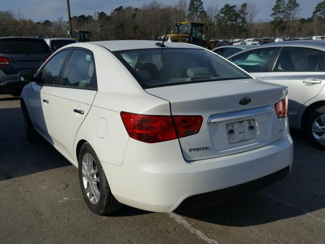 KNAFU4A24C5620120 - 2012 KIA FORTE EX WHITE photo 3