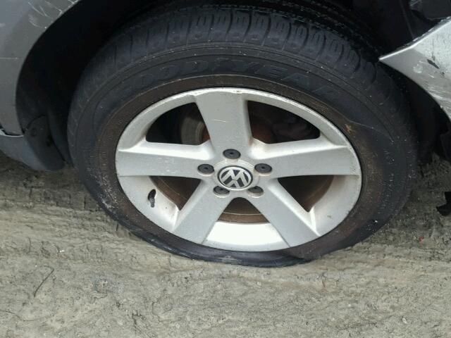 WVWRH63B94P054622 - 2004 VOLKSWAGEN PASSAT GLX SILVER photo 9